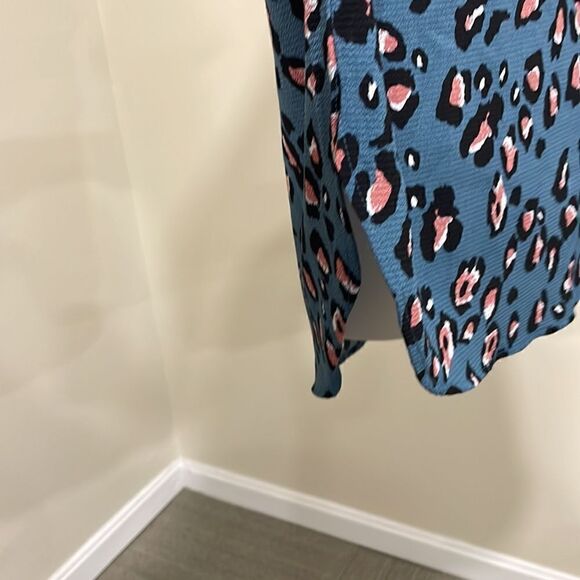 NWOT Blue Leopard Print Blouse. Size XL extra large 14 - Picture 5 of 9
